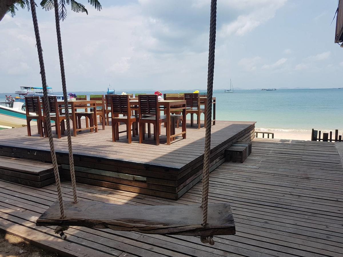 Baan Rom Talay Made' Hotel Koh Samet Екстериор снимка