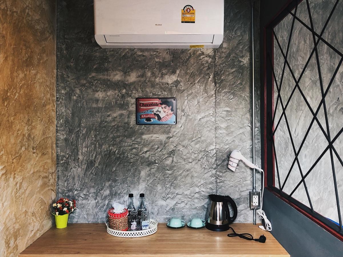 Baan Rom Talay Made' Hotel Koh Samet Екстериор снимка