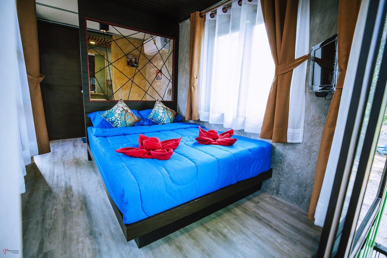 Baan Rom Talay Made' Hotel Koh Samet Екстериор снимка